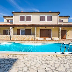 https://apartments-romina-1.in-istria.net